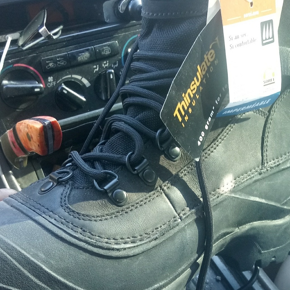 Brand new never worn sorel size 10 11